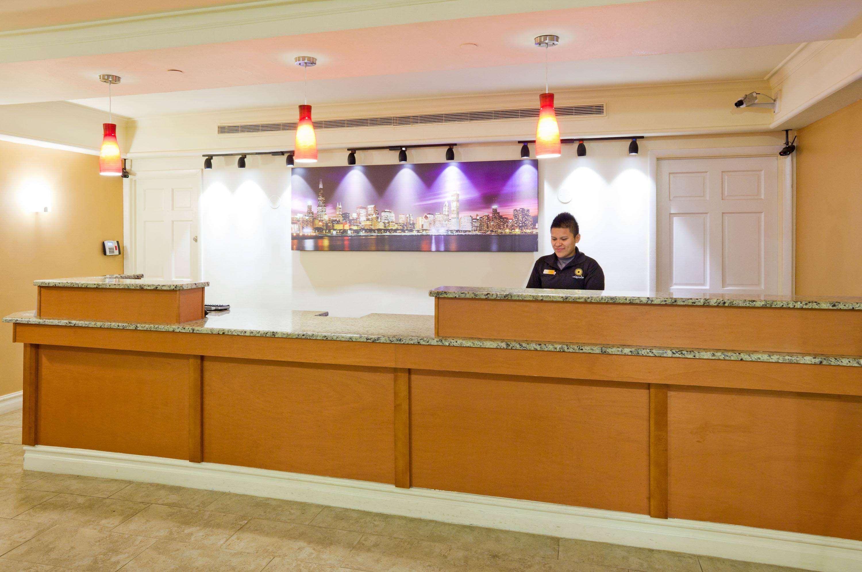芝加哥奥黑尔机场温德姆拉昆塔酒店 艾尔克格罗夫村 外观 照片
